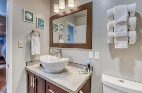 Lincoln City House | The Pacific Lookout Sleeps 6, Hot Tub, Pet Friendly, Ocean View, EV Charger