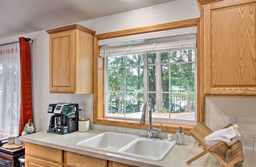 East Olympia House | 'The Peacock House' - Waterfront Home w/Hot Tub!