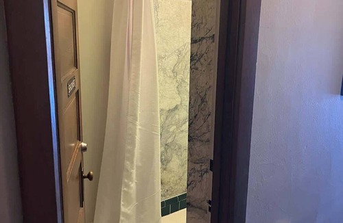 Centralia Bed & Breakfast | The Peak at Centralia Square | Room 309