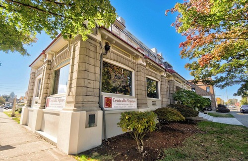 Centralia House | The Peak at Centralia Square | Historic Suite 305