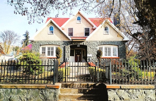 Altamont Bed & Breakfast | The Pelican - Celebrating Wildlife Conservation