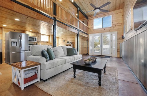 North Fork House | The Pine Loft Family-Friendly Nature Retreat
