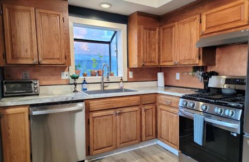 Southeast Salem House | The Raven Room at Stag and Sparrow