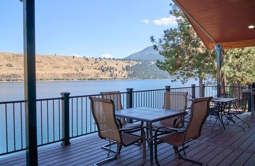 Joseph Cabin | The Red Kokanee at Wallowa Lake