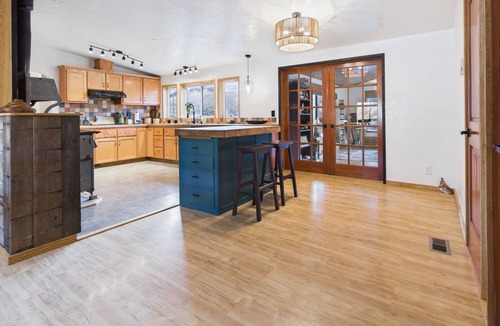 White Bird House | The River House a Spacious Retreat in serene White Bird