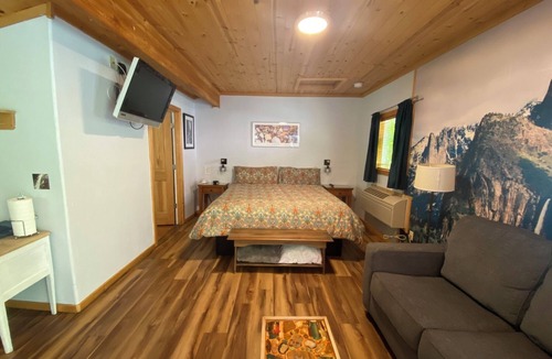 Nevada City Apartment | The Rock Climbing Suite