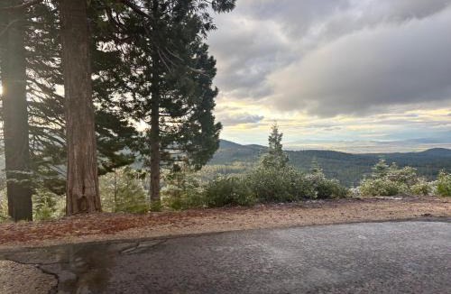 Susanville Villa | The Spaulding Pines Studio