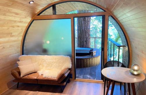 Occidental Villa | ~* The Spectacular Spyglass Treehouse *~