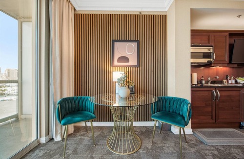 Las Vegas Hotel | The Suite Spot@MGM Signature Balcony Strip View
