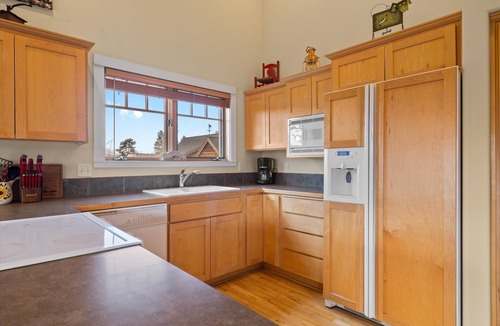 Sisters Condo | The Three Sisters – Incredible Mountain Vacation! Walk to Downtown Sisters!