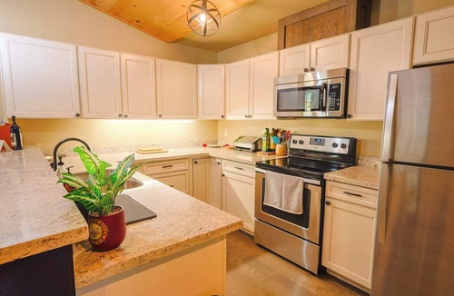 Winthrop House | The Trailhouse - 2 bedroom woodland cabin
