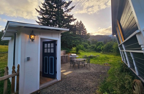 Scottsburg House | The Vardo Wagon: A Whimsical River Retreat