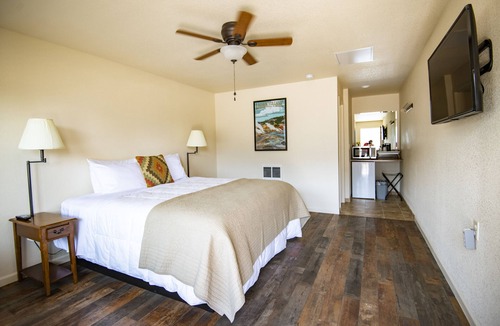 Mill Creek Hotel | The Village at Highlands Ranch