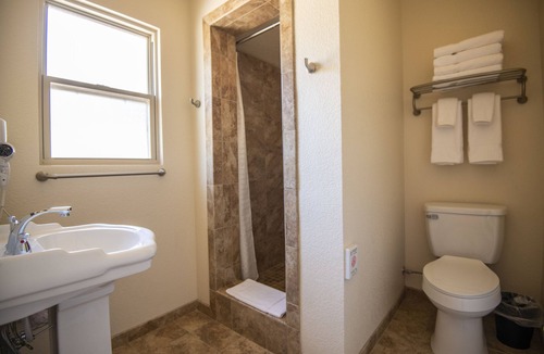 Mill Creek Hotel | The Village at Highlands Ranch