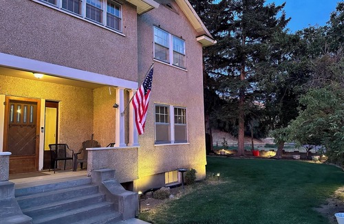 Pendleton House | The Vinson House Historic 5 bedroom 2 bath ranch house