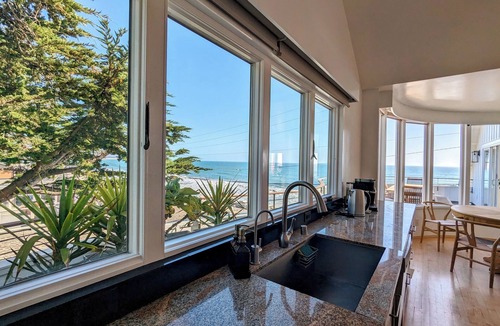 El Granada House | The Wave House Penthouse at Miramar Beach: Ocean Views, Balconies & Firepit