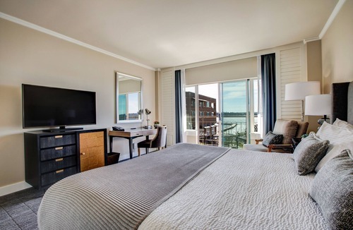 Lakeview Hotel | The Woodmark Hotel & Still Spa on Lake Washington