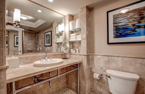 Lakeview Hotel | The Woodmark Hotel & Still Spa on Lake Washington