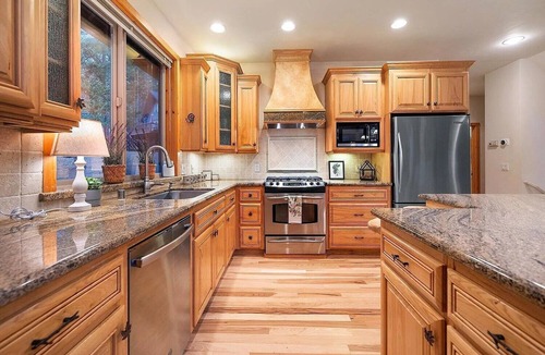 Arnold House | Three Bears Den is a spacious retreat that's just right!