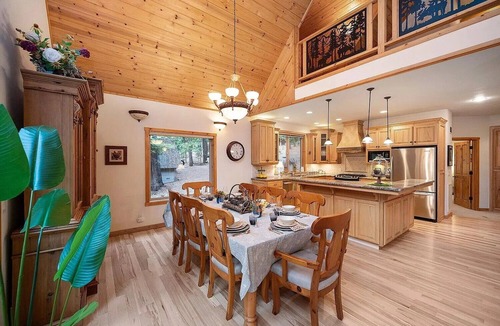 Arnold House | Three Bears Den is a spacious retreat that's just right!
