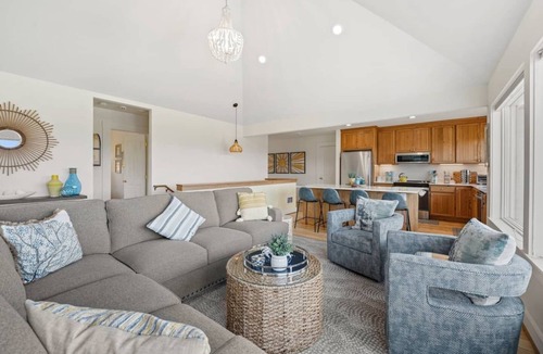Long Beach House | Three minutes from the Pacific, sleeping up to 11, and steeped in Beatles magic, Here Comes the Sun is where the whole family finally nails that big beach weekend. Load the wagon, grab the skim boards and beach chairs and let it be.
