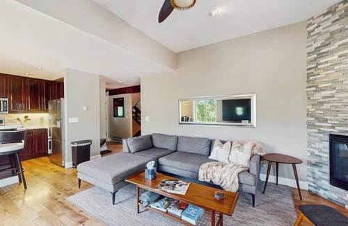 Eagle-Vail House | Three-story townhome on the golf course with 2 fireplaces
