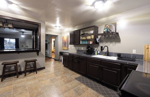 Downtown Klamath Falls House | Tilty House in the Hidden Hills