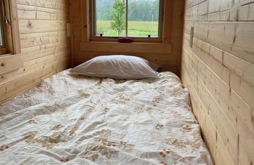 Shelton House | Tiny house on Organic Farm - Quiet & Clean w Fast wifi 3bd/1ba