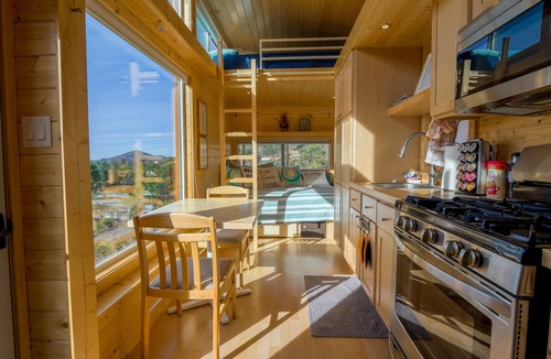 Mount Helix House | Tiny life in beautiful mountain. helix