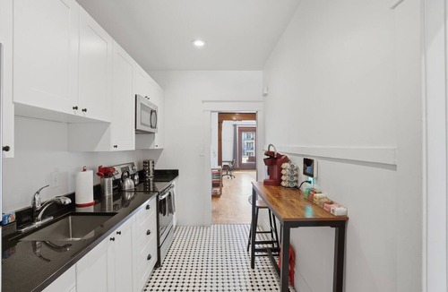 Central City Apartment | Top Floor 2-Bedroom Apartment Near Everything In Salt Lake City