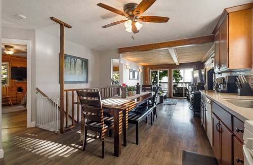 Peninsula Village Cabin | Top-Level Lake Almanor Getaway 11 ~ Lake Views