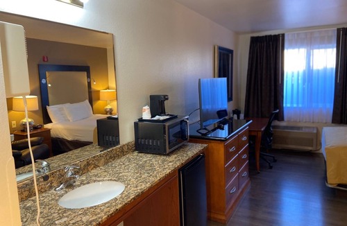 Buena Hotel | Toppenish Inn and Suites