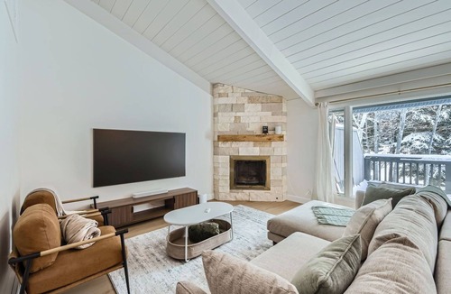 Eagle-Vail House | Townhouse with private hot tub in Eagle Vail