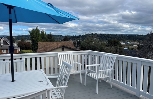 Coos Bay House | Tranquil 2-bedroom house in wonderful Coos Bay perfect for relaxing