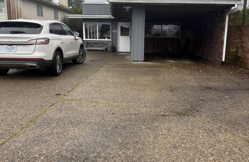Coos Bay House | Tranquil 2-bedroom house in wonderful Coos Bay perfect for relaxing