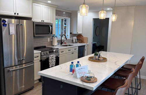 University Place House | Tranquil 3-bedroom house with AC in delightful University Place