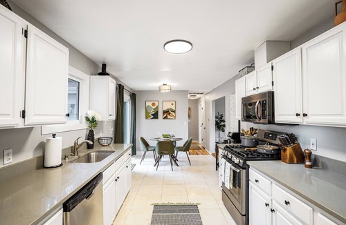 West Salem House | Tranquil Haven! fenced yard, laundry : extended stay
