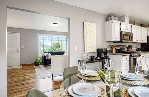 West Salem House | Tranquil Haven! fenced yard, laundry : extended stay