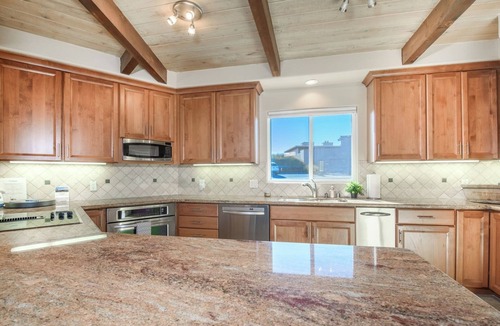 Watsonville House | Tranquil Modern 4-bedroom Beach House with WiFi in Santa Cruz County