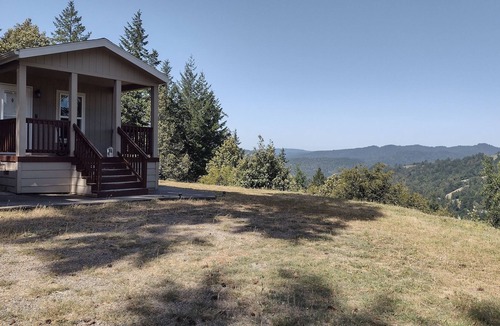 Benbow House | Tranquil mountain view home