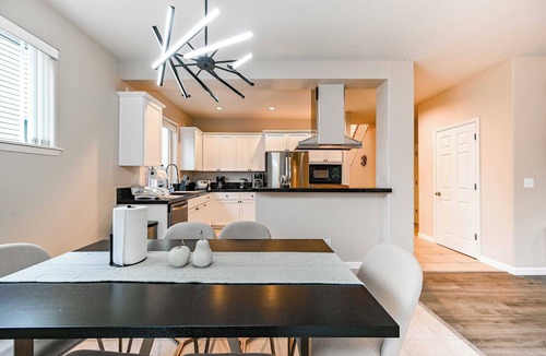 Orenco House | Tranquil Retreat ｜Family Friendly ｜Dedicated Workspace｜Cozy Fireplace #41931