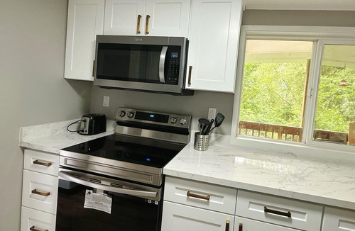 Lake Forest Park House | Tranquil Waterside Retreat: Newly Remodeled, AC, Creek Serenade