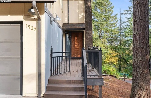 Western House | Treehouse in South Hills of Eugene!