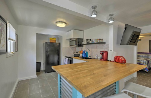 Winslow Apartment | Trendy Apt on Route 66 - Near Standin’ on a Corner