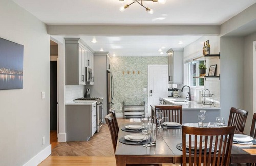 Green Lake House | Trendy Green Lake Retreat