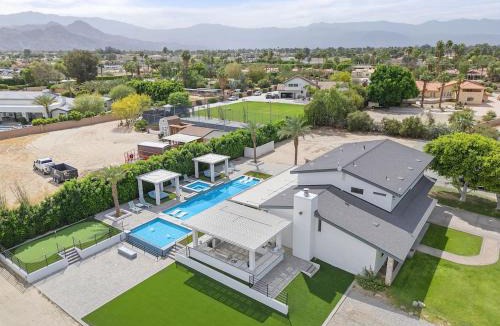 Bermuda Dunes House | True Country 1 Acre Property with 65ft Pool