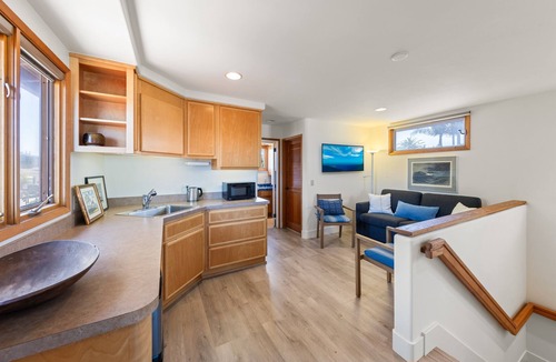 Solana Beach House | Tutu's Surf House - Views and beach access: one of a kind!
