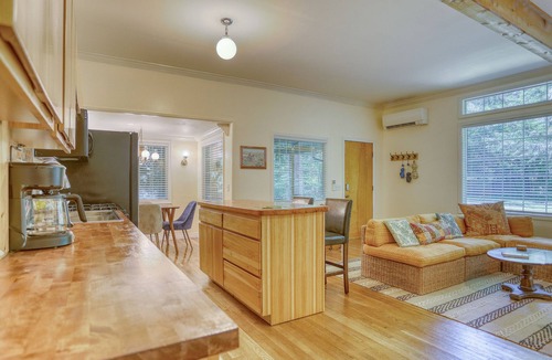 Zigzag House | Twin Cedars Getaway, Fenced Yard with Lawn, Deck, BBQ, Dog Friendly