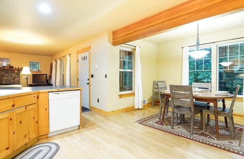 Warnick Cabin | Twin Lakes Cabin - Hot Tub Retreat
