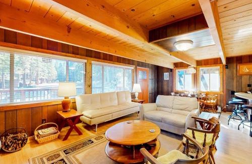 Comstock Acres House | Two-story cabin with a wood fireplace washer&dryer & decks